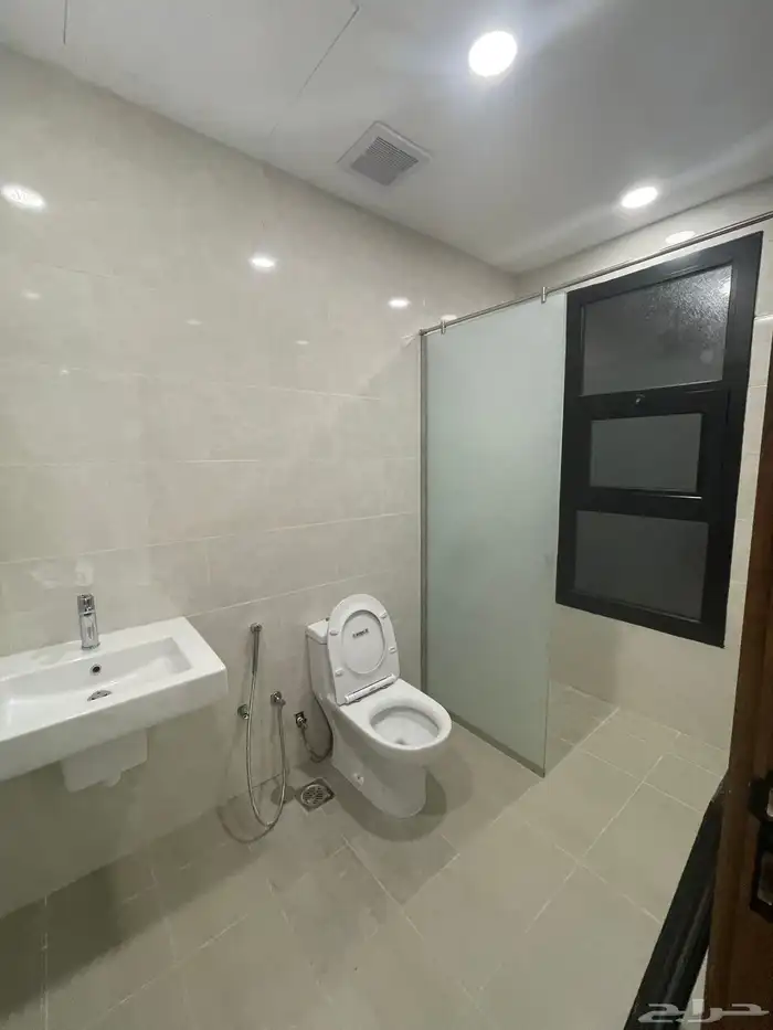 فيلا للإيجار المشرقية بحي الجنادرية 29