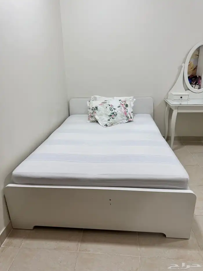 عفش منزل كامل للبيع لدواعي السفر 18