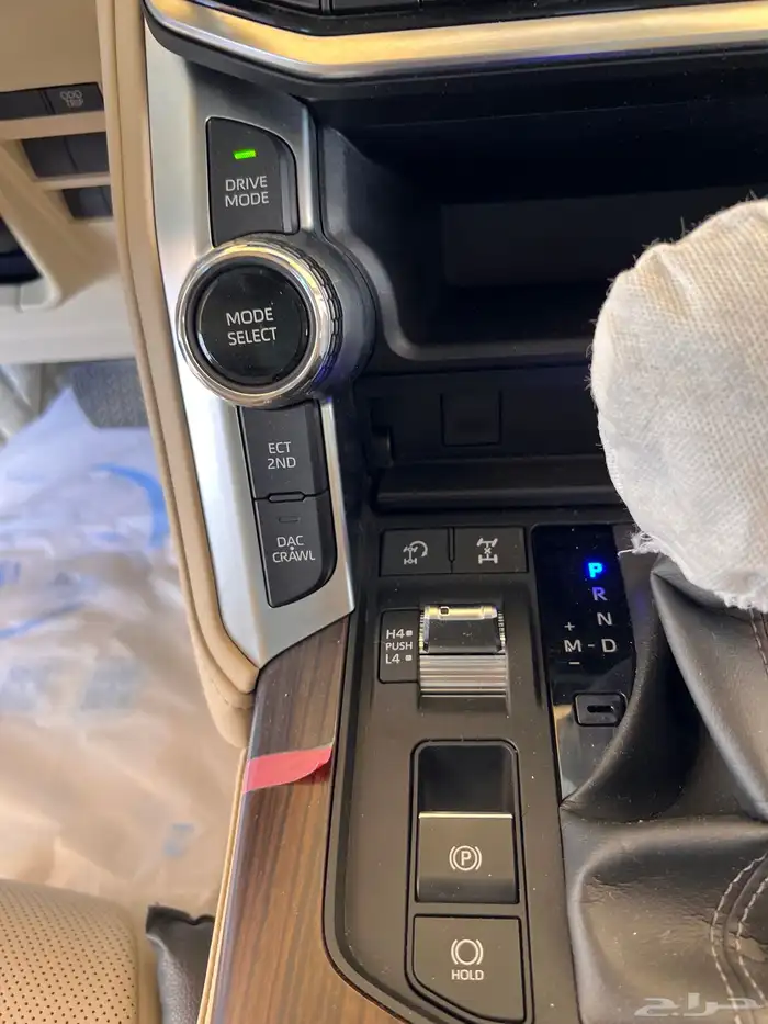 تويوتا لاندكروزر 2023 GXR L5 أعلى فئه 8