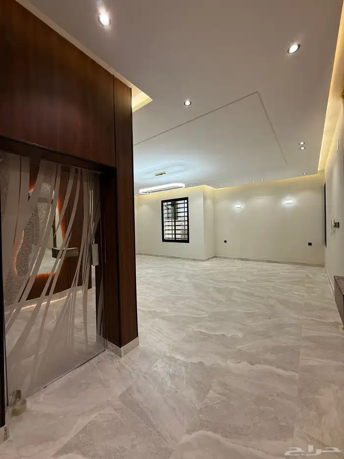 للبيع شقة 6 غرف بأبها بسطح مطل ومصعد خاص داخل الشقة للسطح 39