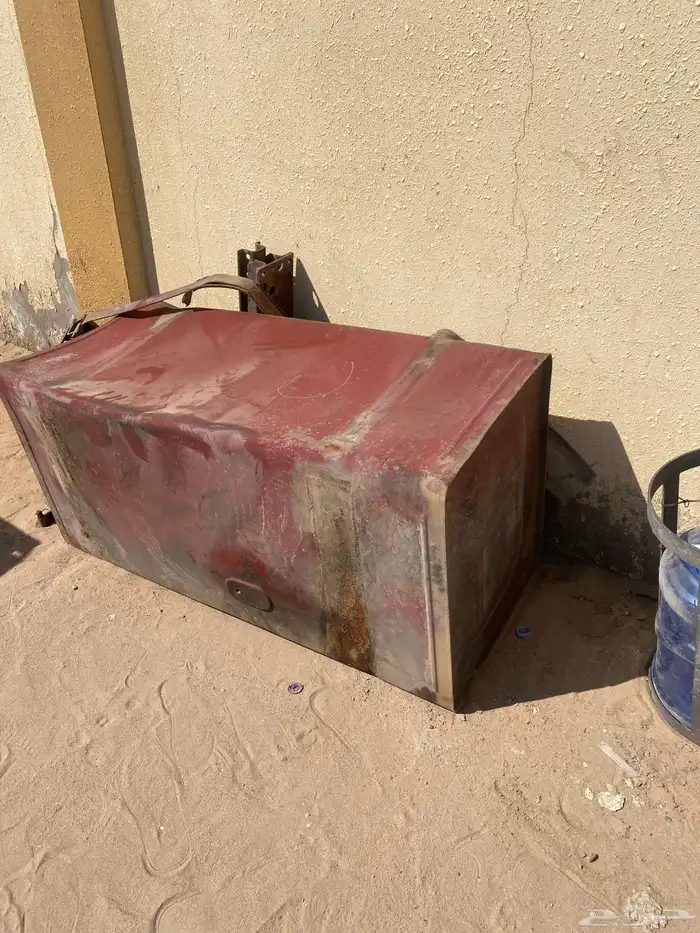 تانكي ديزل مع الكمر والسب لتانكي مشروط من الشق فية طعج خفيف 1