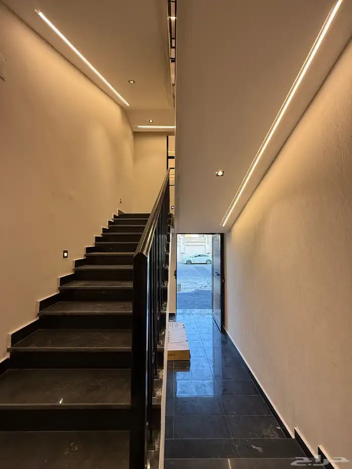 للبيع شقق علويه بمصعد وسطح خاص ف حي الراقي وسط الخدمات 3