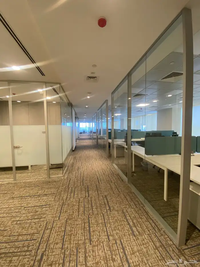 قواطع مكاتب زجاج مكاتب 1