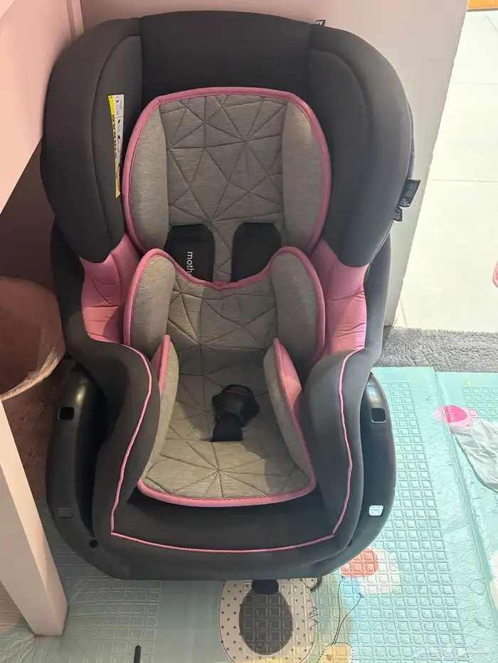 كرسي اطفال سيارة جديدة بدون استعمال 0
