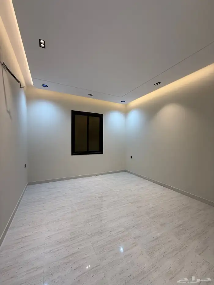 للبيع شقة 6 غرف بسطح خاص موقع ممتاز بالراقي بسعر 500 الف 21