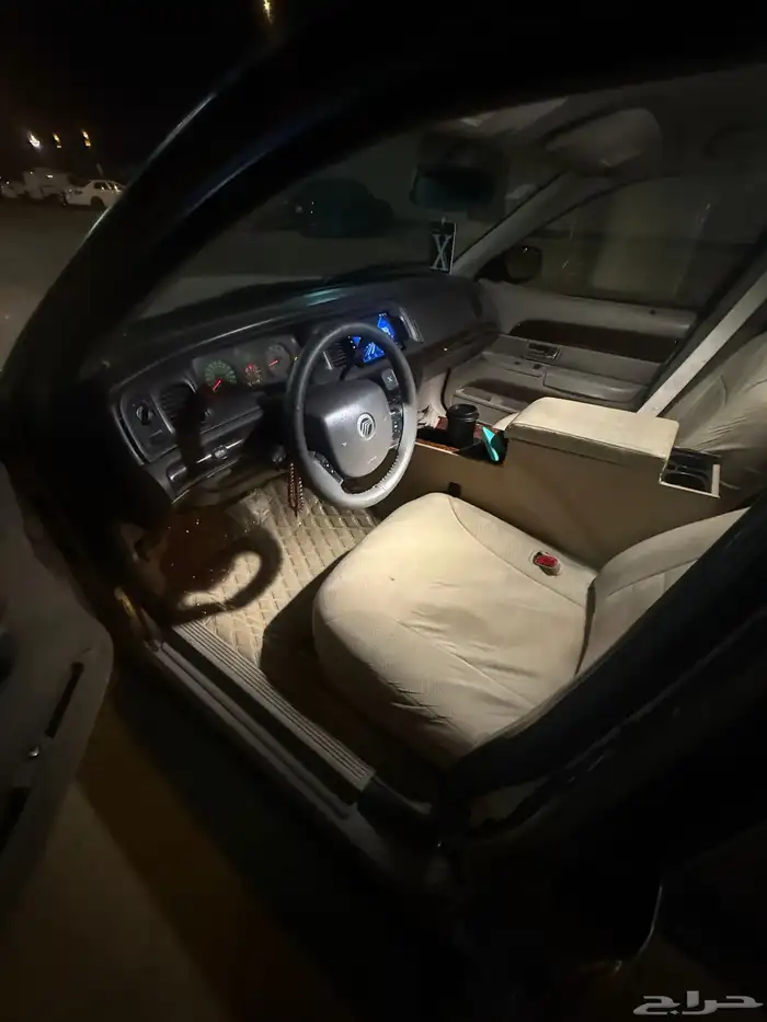 فورد جراند ماركيز 2010 3