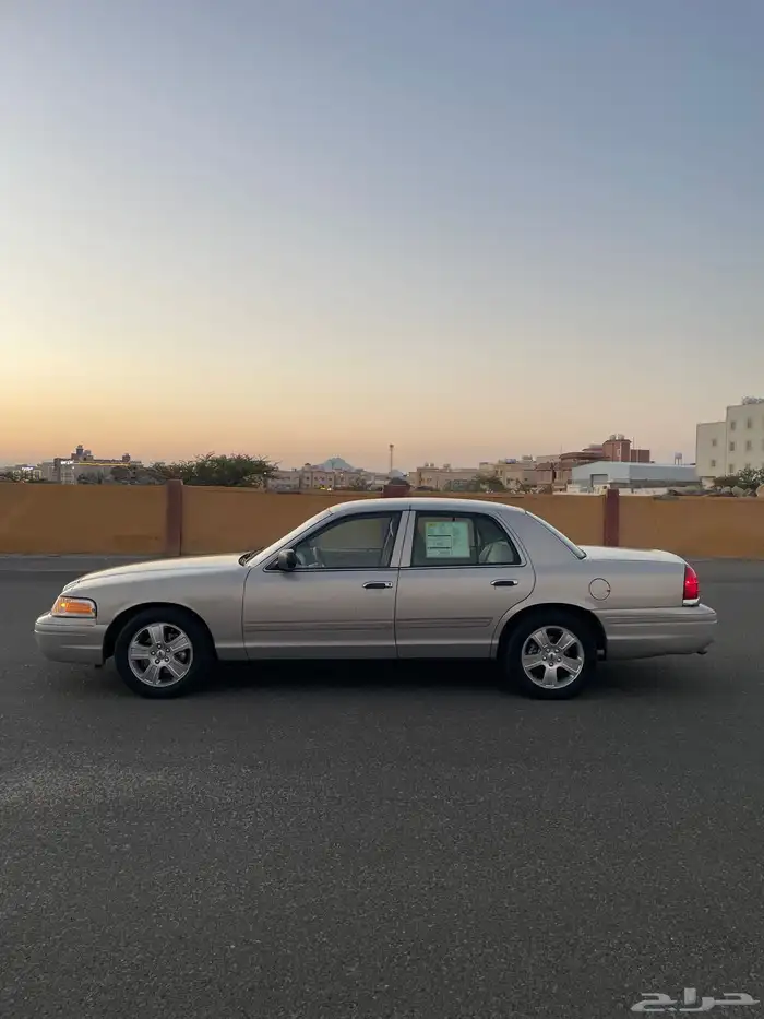 للبيع فورد 2011 فكتوريا سعودي 8