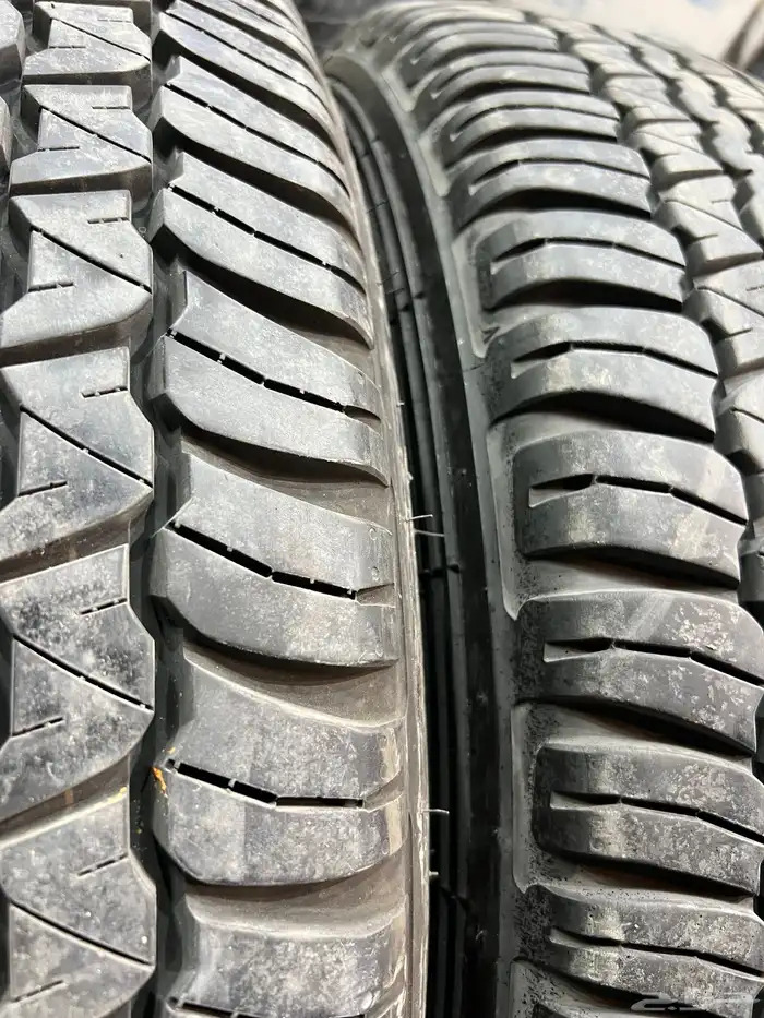 كفرات دنلوب مقاس 245 75 17 تاريخ 23 كفرات شبه الجديد 17