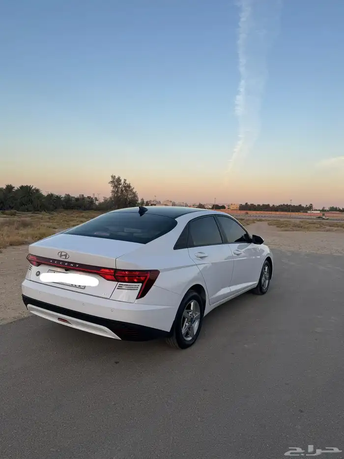 سيارة اكسنت 2025 ستاندر صقف أسود 1