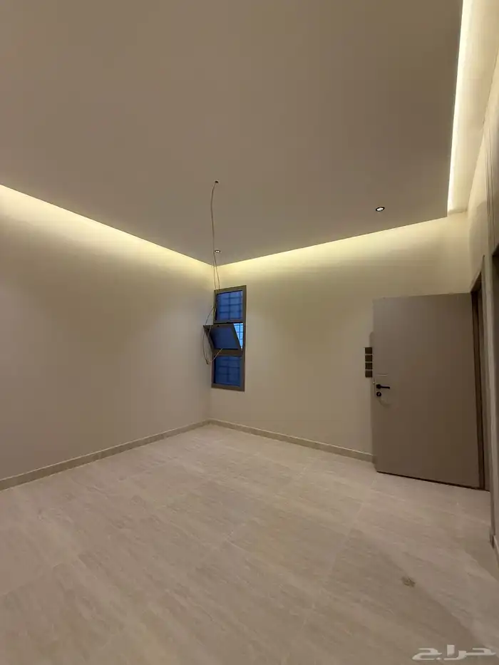 متبقي شقة للبيع بسعر 470الف بحي المصيف قرب نادي ضمك وباحص 31