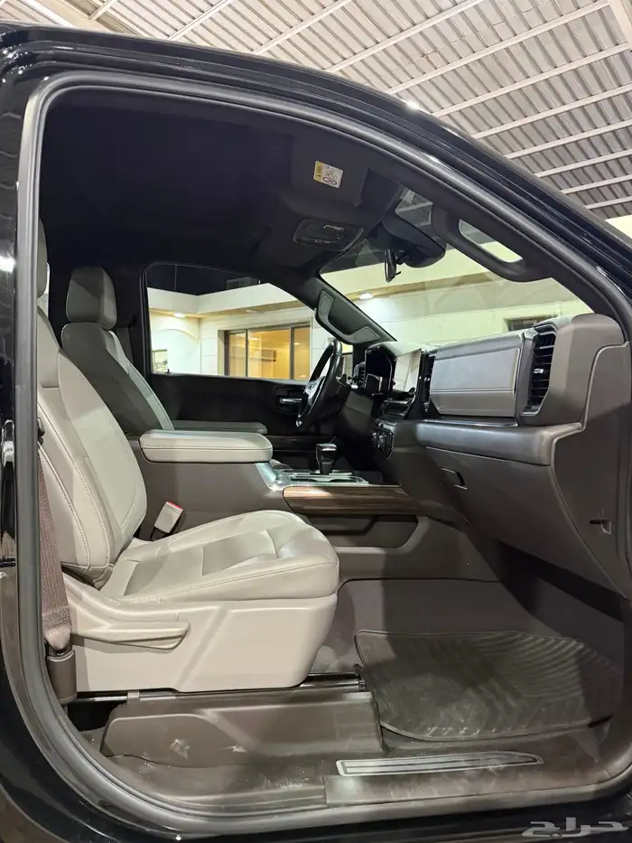 شيفورليه سلفراد تريل بوس بلاك موديل 2023 18