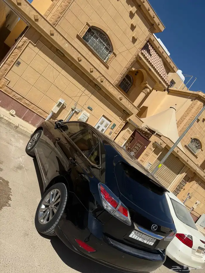 جيب لكزس آراكس 2015 أسود فل كامل 3