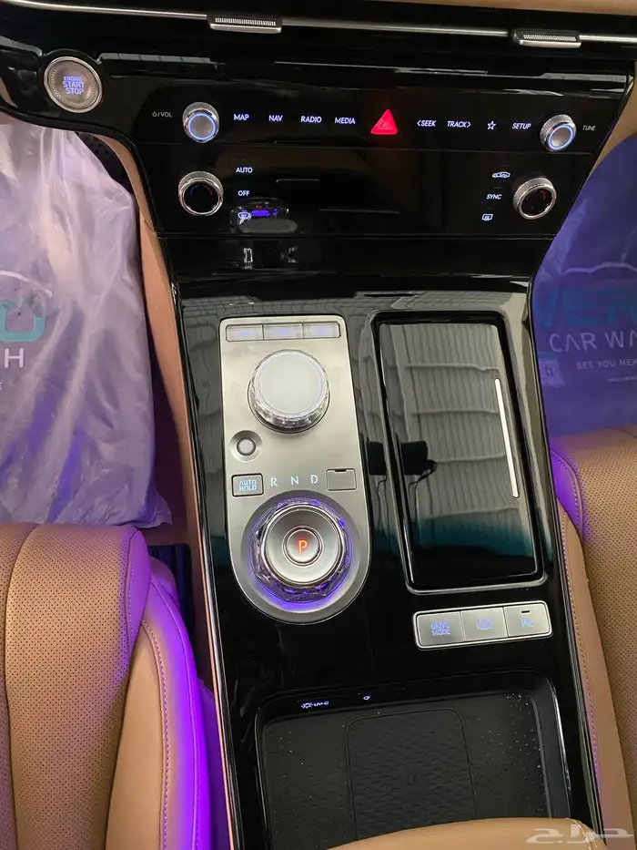 هيونداي جينسيس 12