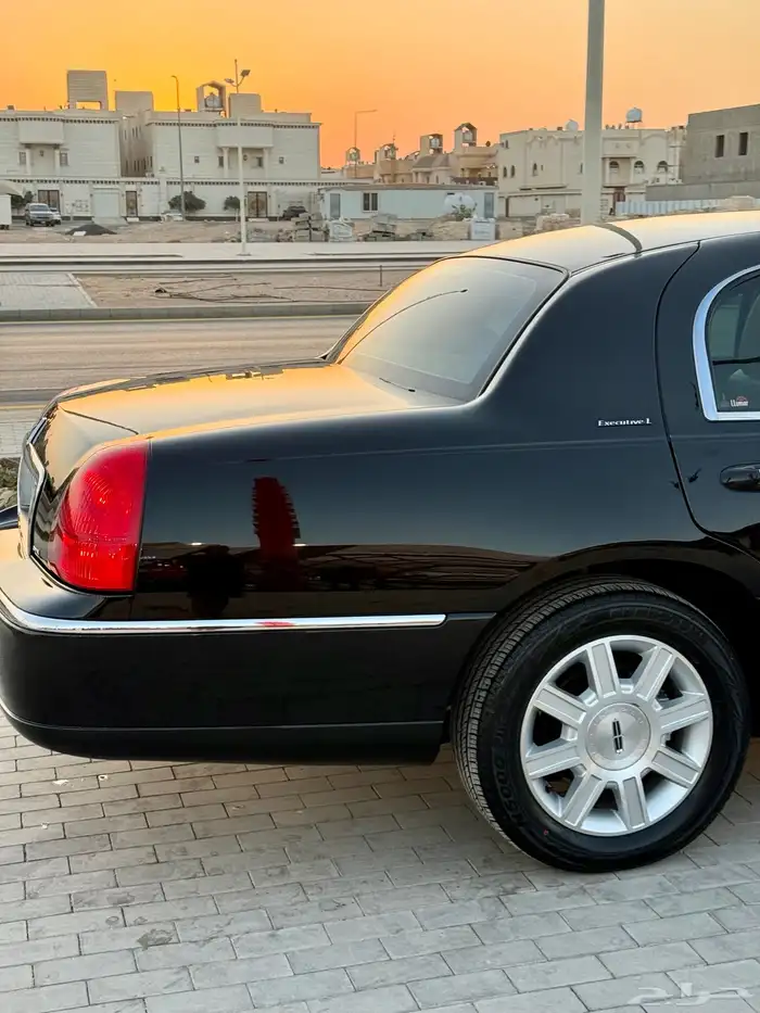 لينكون تاون كار لارج L ( مخزن 95الف ) سعودي 2011 بدي وكالة 9