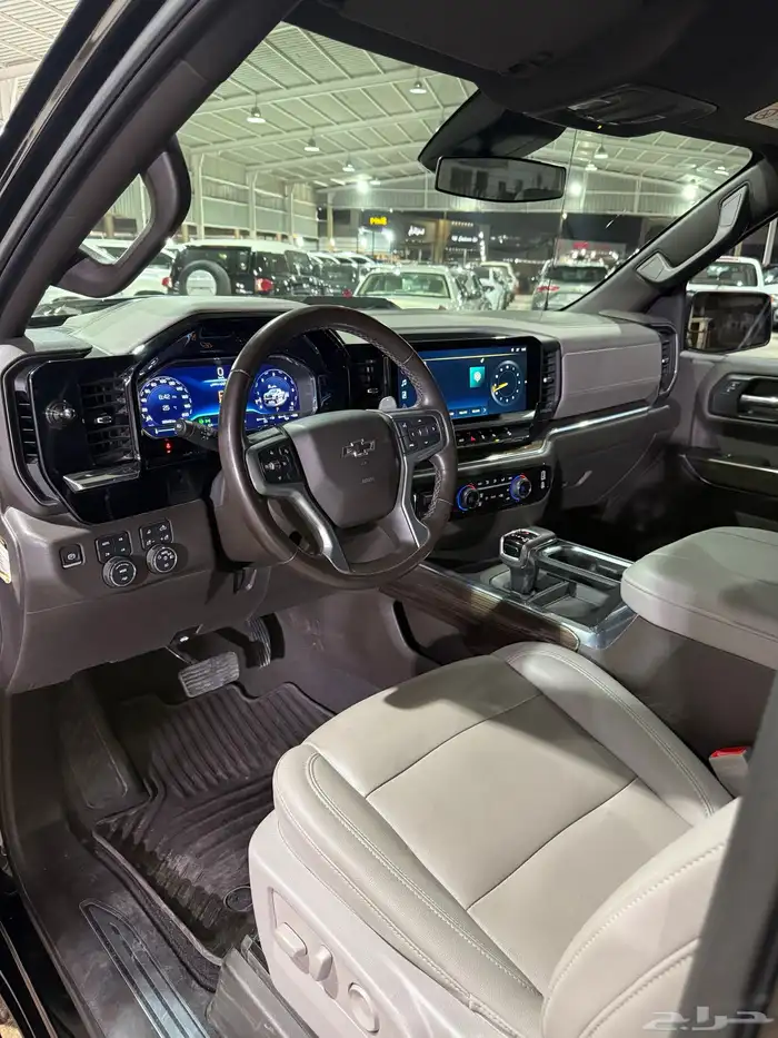 شيفورليه سلفراد تريل بوس بلاك موديل 2023 26