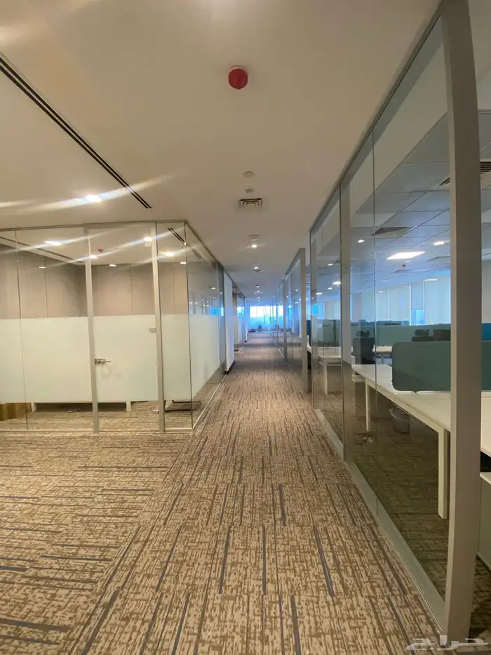 قواطع مكاتب زجاج مكاتب 3