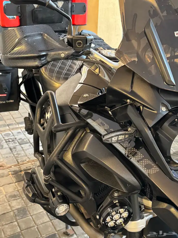 بي ام ادفنشر R1200GSA 10