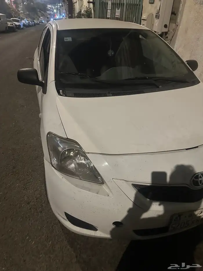 يارس 2012 سياره مافيها شي فيها صدمات خفيفه قير مكينه وشاص ع 0