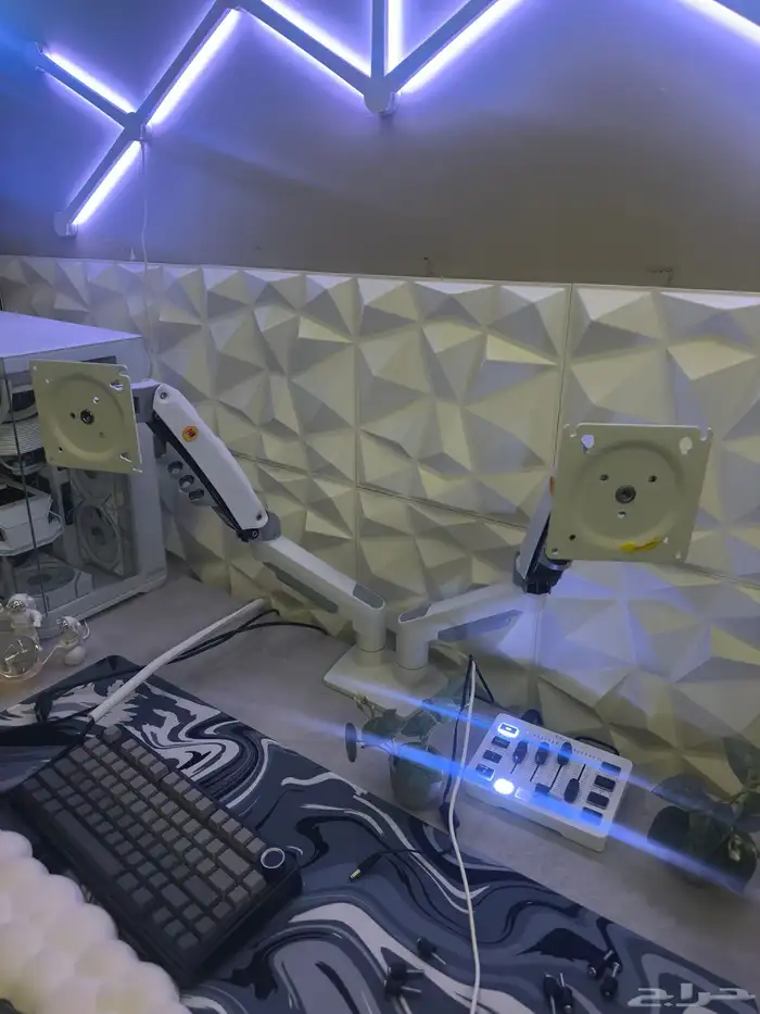 ستاند شاشتين NB 1