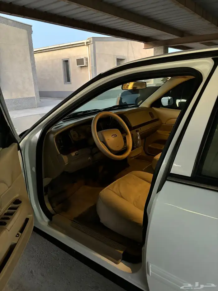 فورد كران فكتوريا مديل 2011 5