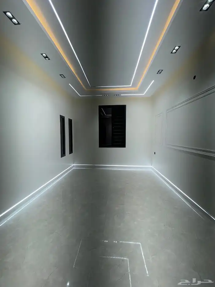 للبيع شقق علويه تمليك بسطح ومصعد جاهز من 550 الف شرق الخميس 8