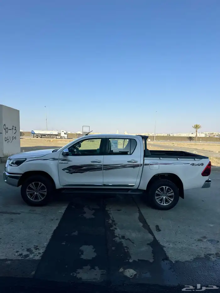 للبيع هايلكس 2023 بنزين 2