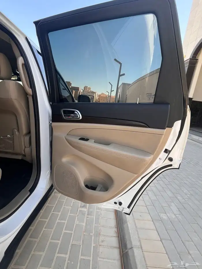 جيب جراند شروكي 2018 سعودي دبل 10