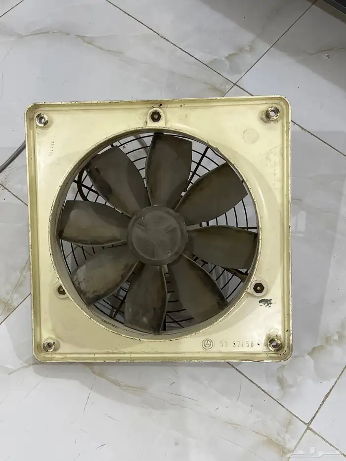 شفاط نظيف جدا  الحق السعر 200 ريال قابل للتفاوض 0