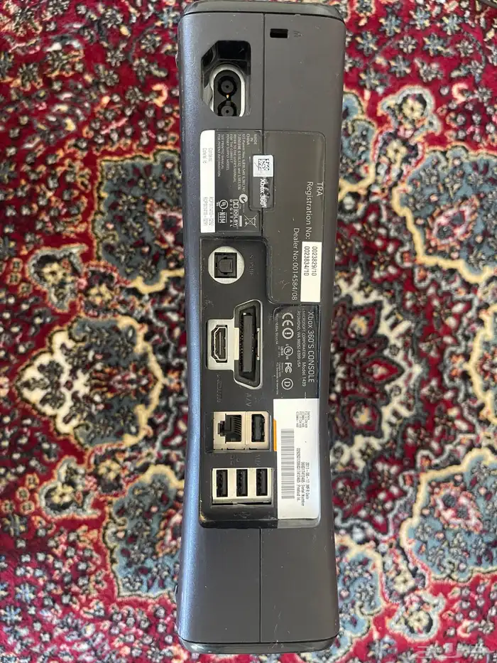 اكس بوكس 360 مع يده شغال شرط 1