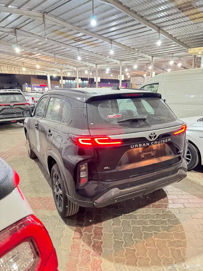 تويوتا اوربان GL بنزين 2026 3