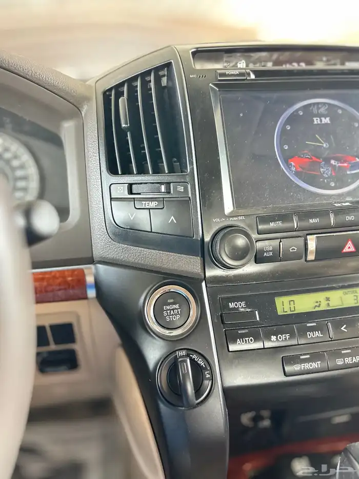 تويوتا  لاندكروزر   2013 6 سلندر 21