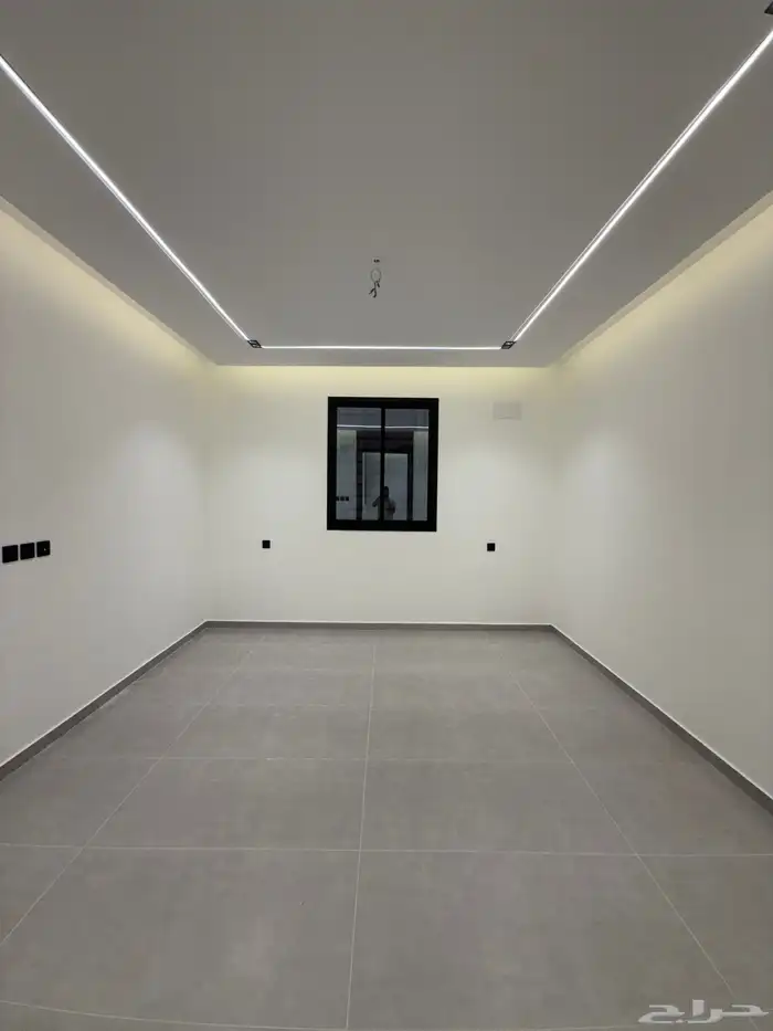 للبيع شقق علويه بمصعد وسطح خاص ف حي الراقي وسط الخدمات 11