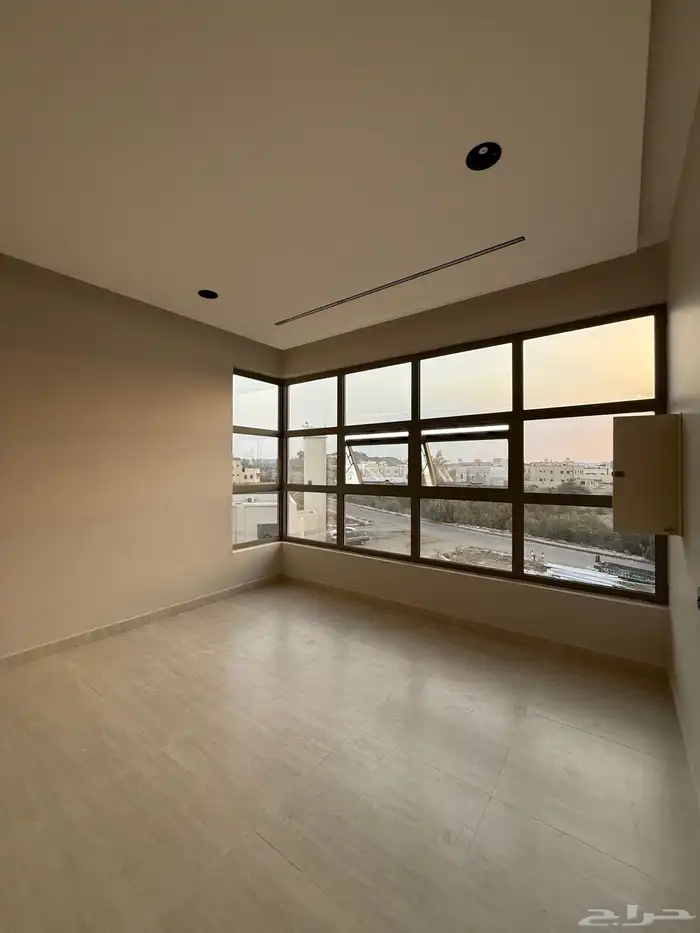 متبقي شقة للبيع بسعر 470الف بحي المصيف قرب نادي ضمك وباحص 6