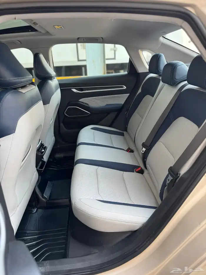 جيلي امجراند 7 فل لدينا مجوعة من 10 سيارات السعر 29000 11