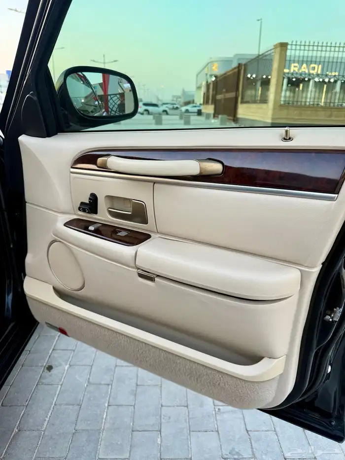 لينكون تاون كار لارج L ( مخزن 95الف ) سعودي 2011 بدي وكالة 35