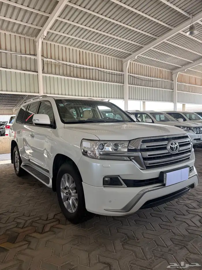 تويوتا لاندكروزر جي اكس ار موديل 2017 3