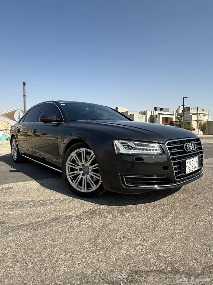 اودي A8 1