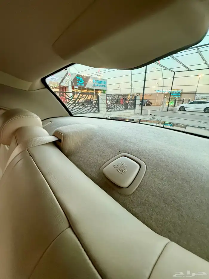 لينكون تاون كار لارج L ( مخزن 95الف ) سعودي 2011 بدي وكالة 48