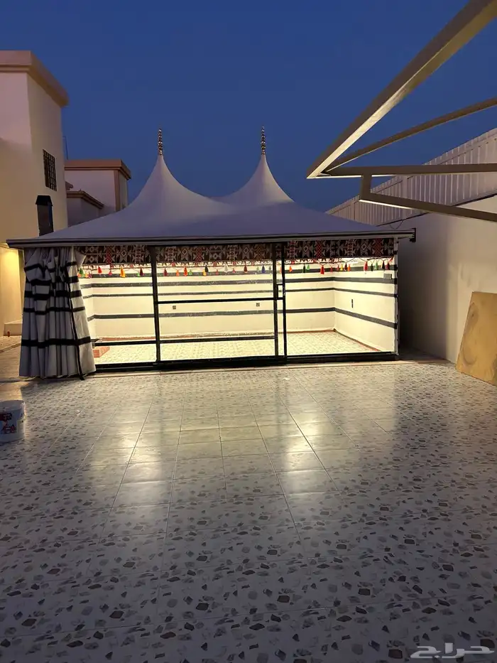 خيام الصقور الملكيه 0