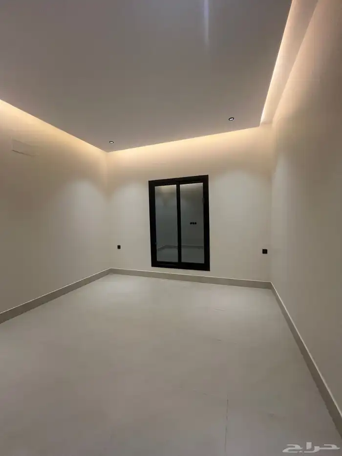 للبيع شقق ارضية وعلوية مع ملحق و سطح خاص حي الحسام 14