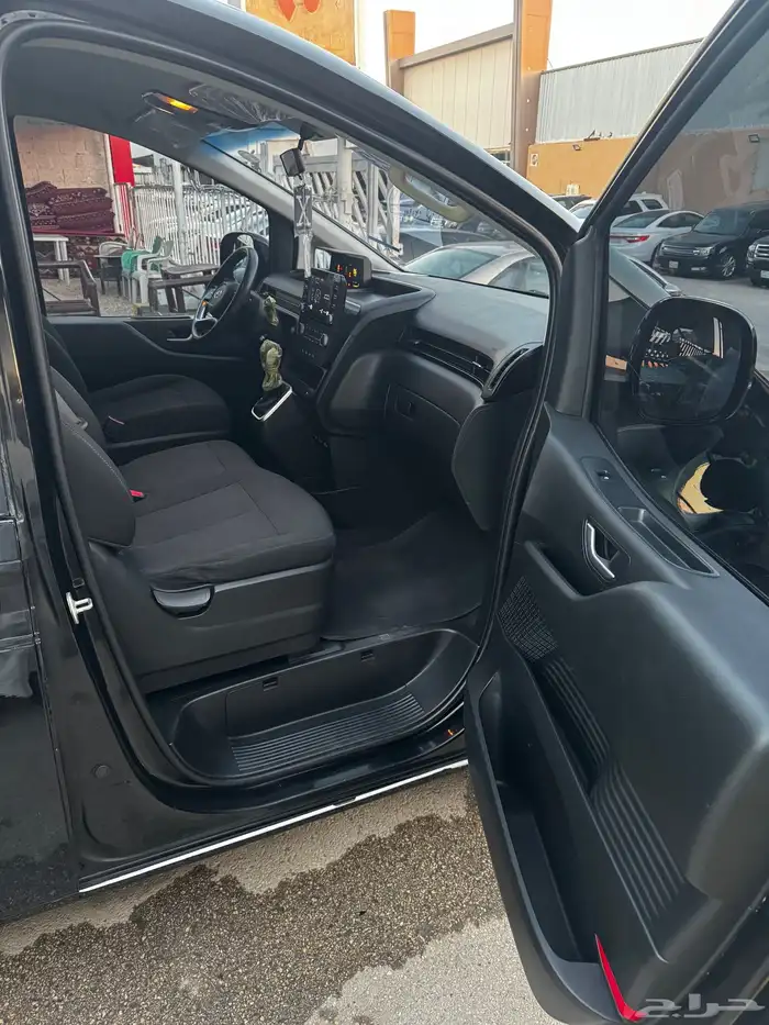 هيونداي ستاريا 2022 13