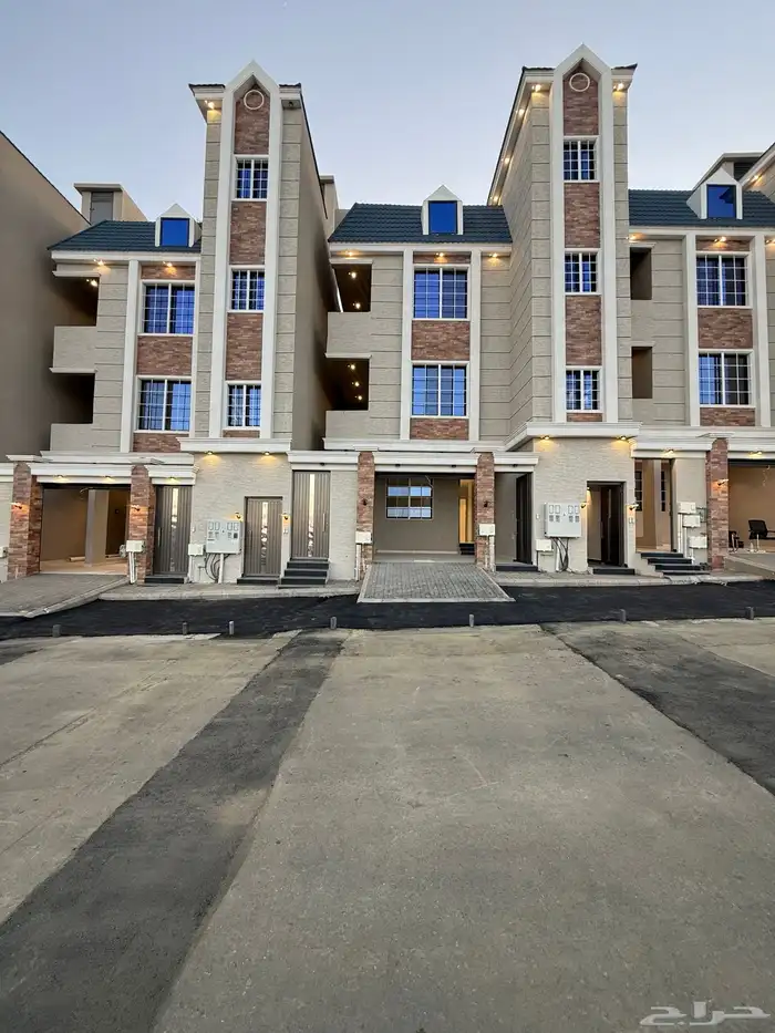 للبيع شقق ارضيه وشقق علويه غرب الخميس حي المعارض 1