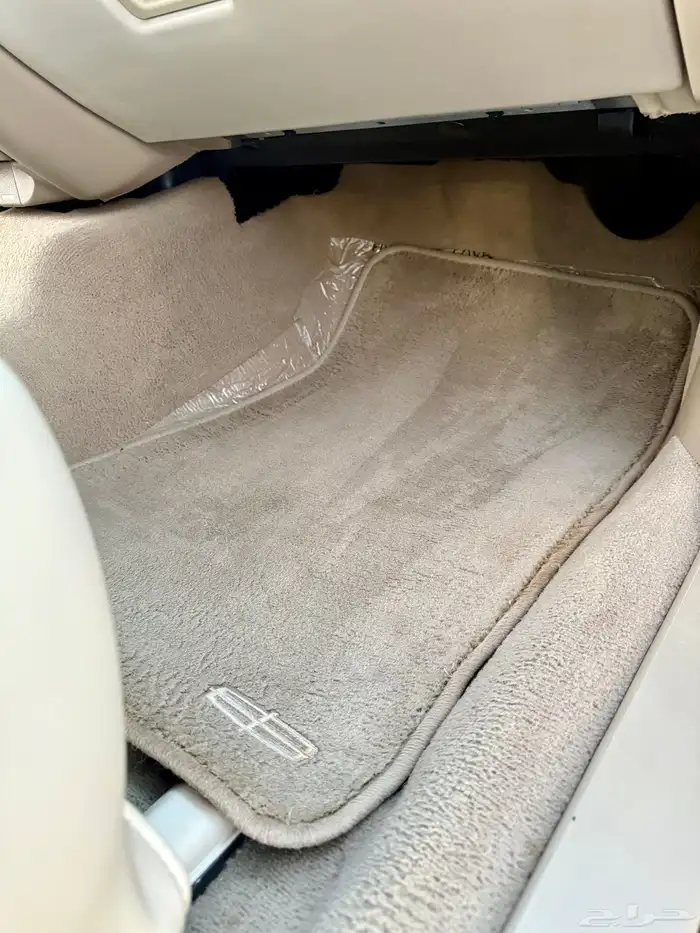 لينكون تاون كار لارج L ( مخزن 95الف ) سعودي 2011 بدي وكالة 38