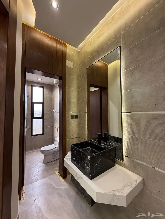 للبيع شقة 6 غرف بأبها بسطح مطل ومصعد خاص داخل الشقة للسطح 7