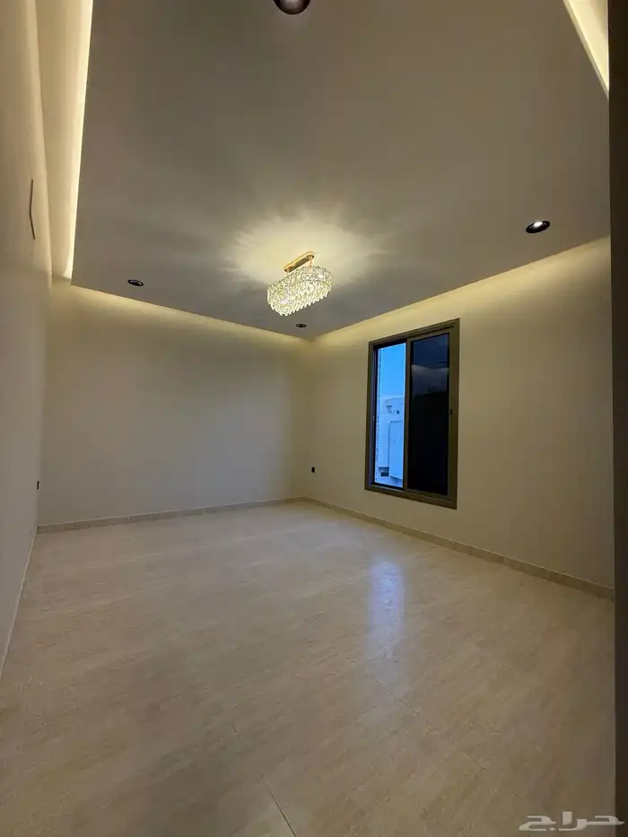 متبقي شقة للبيع بسعر 470الف بحي المصيف قرب نادي ضمك وباحص 10