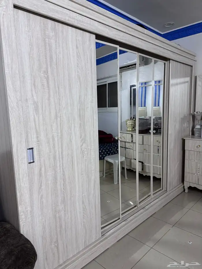 دواليب ملابس كبيره وجديدة 1