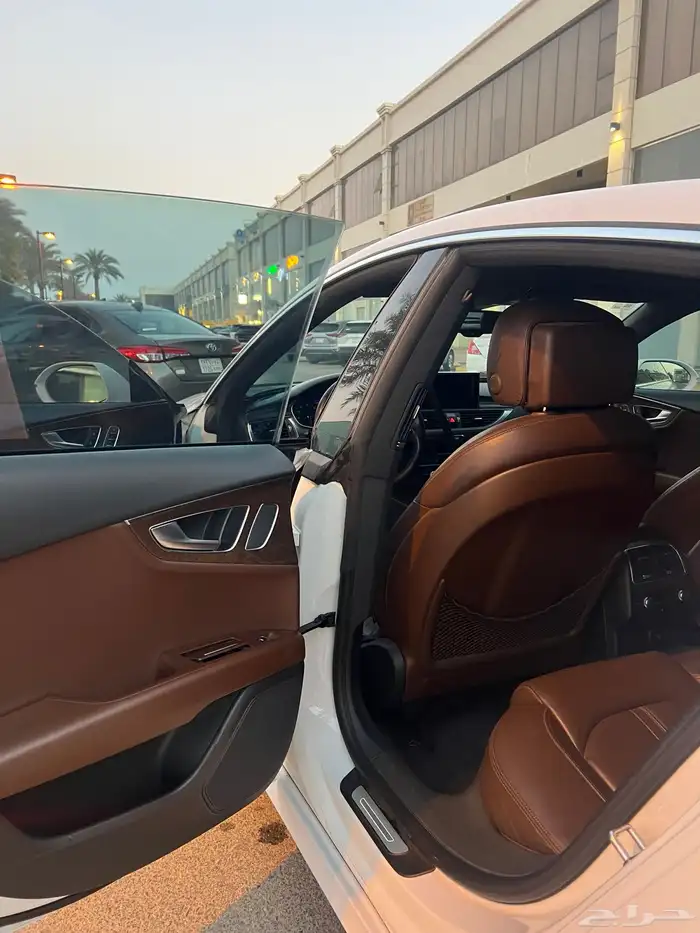 اودي اي 7 - Audi A7 line 2016 6