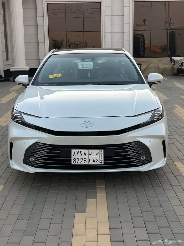 كامري 2025 قراندي بنزين اربع سلندر شبه جديده 11