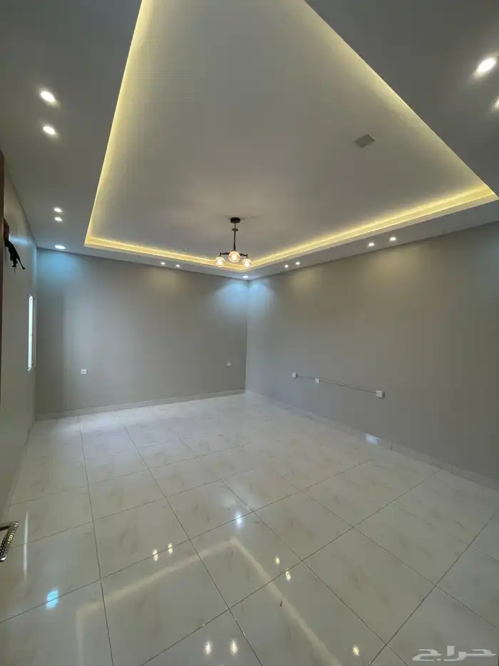 شقة دور ارضي واسعة ومستقلة بالقرب من كوبري مطار ابها 4