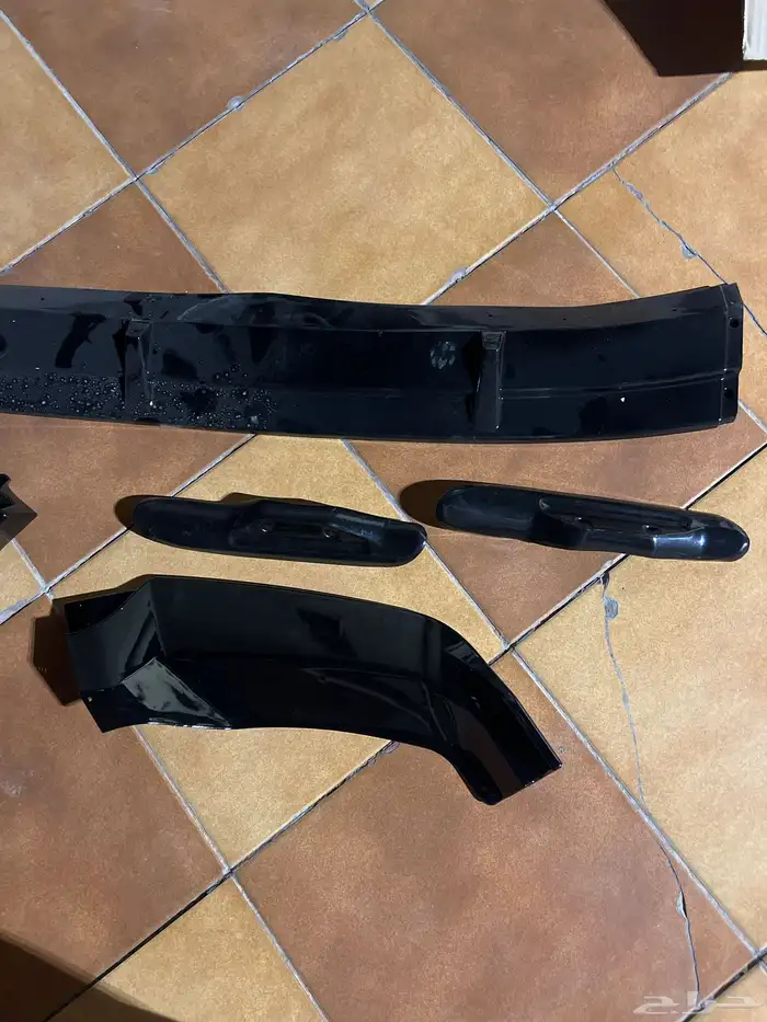 لحية غولف GTI - R line 2021 - 2024 أضف مظهرا  رياضيا 1